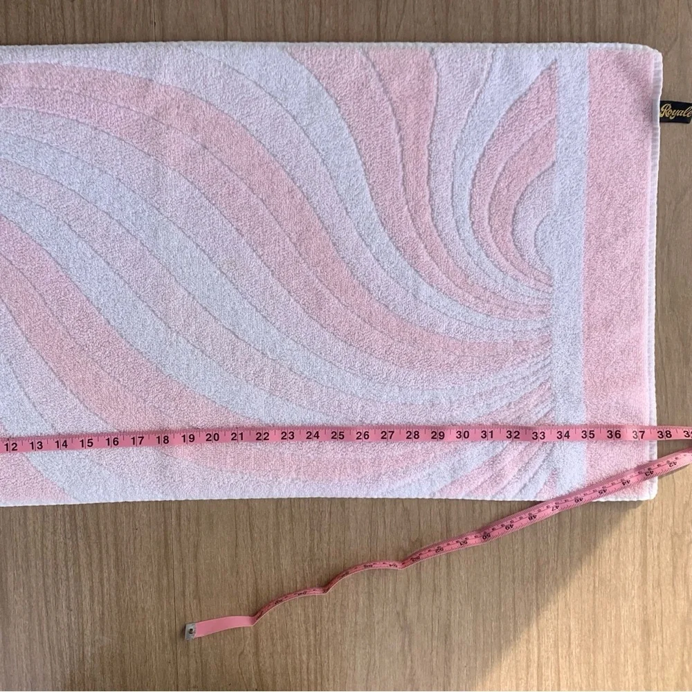 Vintage Pink And White Hand Towels Lot Of 3 For Kitchen Or Bathroom Different Sz